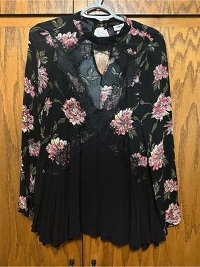 Daytrip Black Floral Lace-Trim Tunic with Pink Flowers